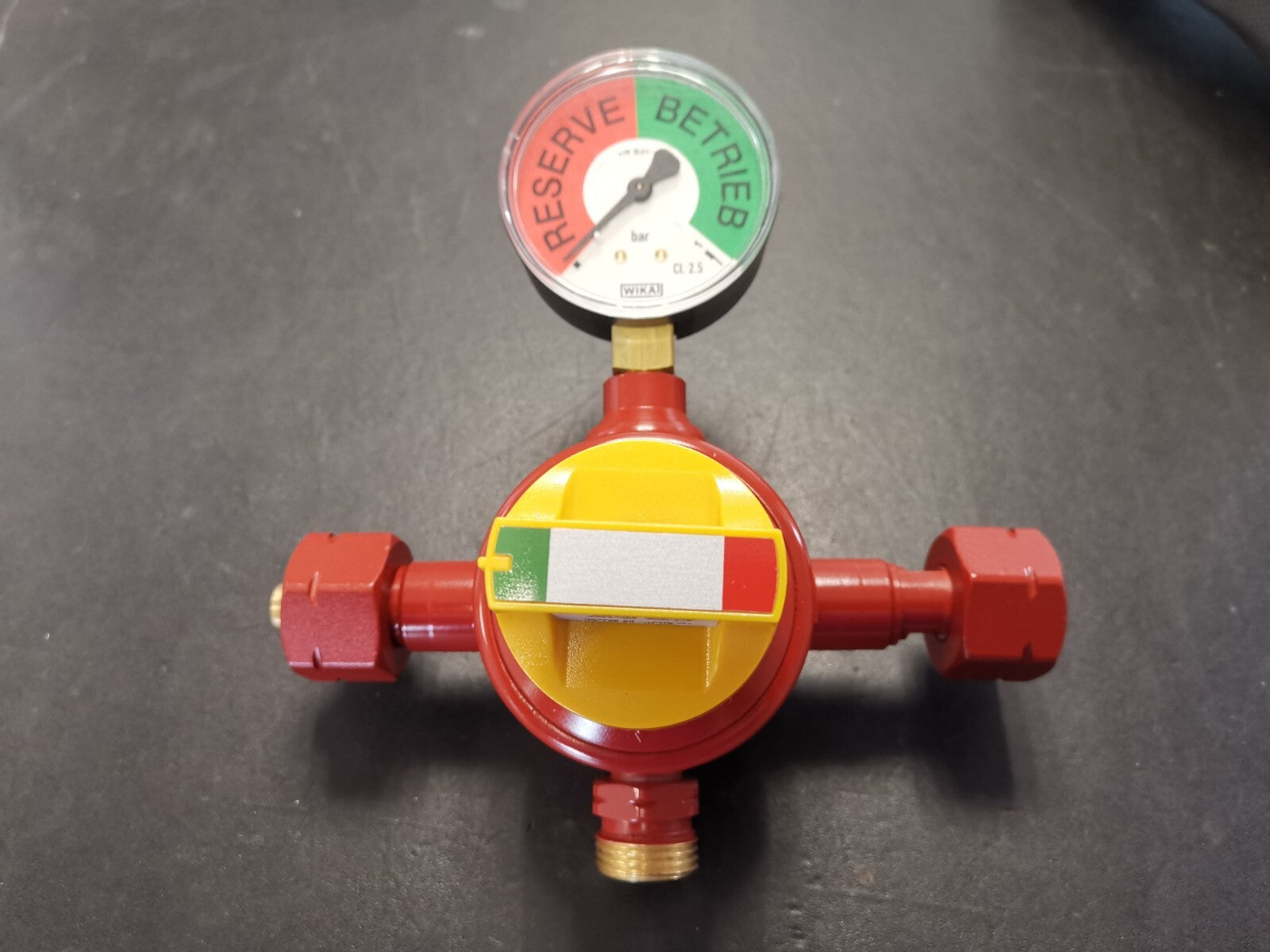 Automatisches Umschaltventil Typ AUV  mit Betriebs-/Reservemanometer